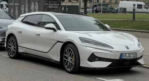 Denza Z9 GT