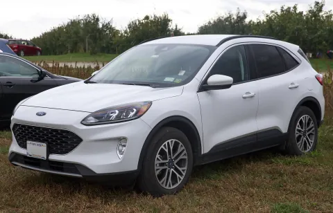 2021 Ford Escape Hybrid SEL AWD in Oxford White.