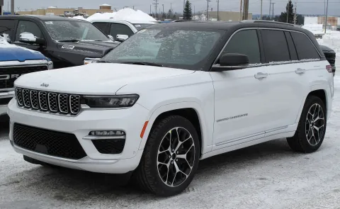 2022 Jeep Grand Cherokee Summit Reserve 4x4 / Sault Ste. Marie, Ontario, Canada