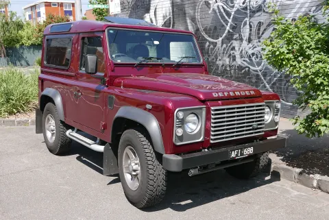 2015 Land Rover Defender (L316 MY15) 90 3-door wagon / Collingwood, Victoria, Australia.