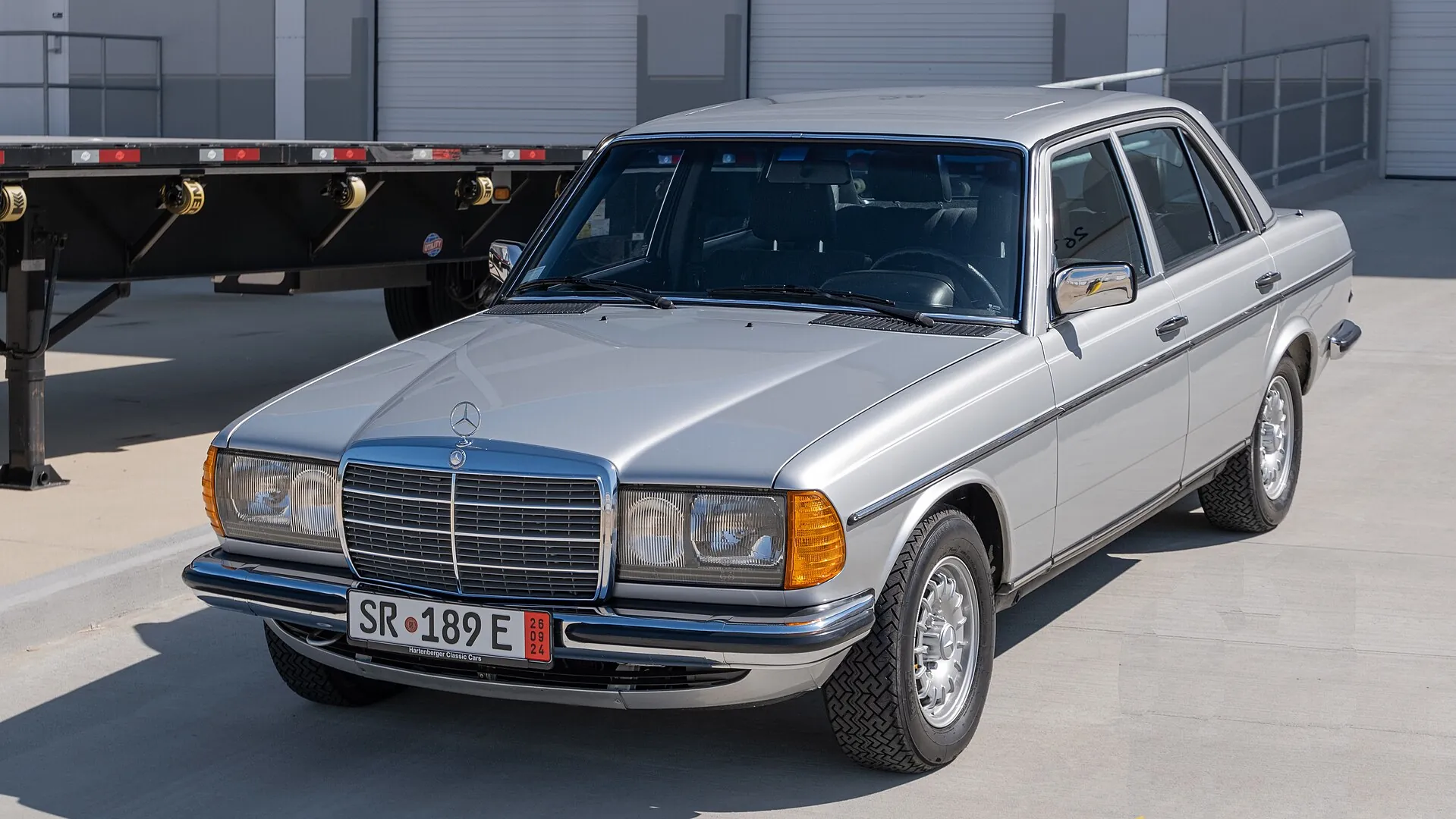 W123