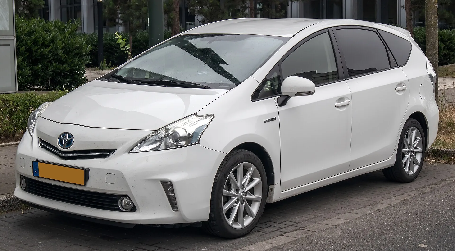 Prius V