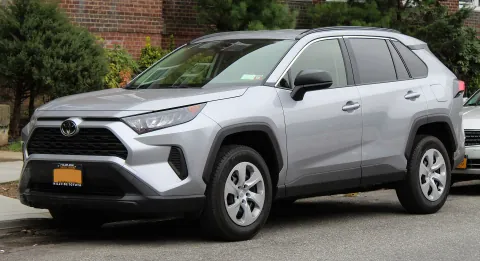 2019 Toyota RAV4 / Kew Gardens Hills, Queens, New York, USA
