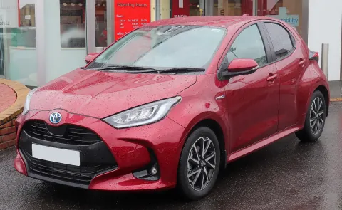 2020 Toyota Yaris Design Hybrid (MXPH11, UK)